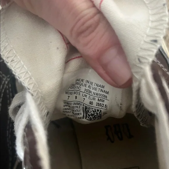 Converse High-Tops - Picture 11 of 11